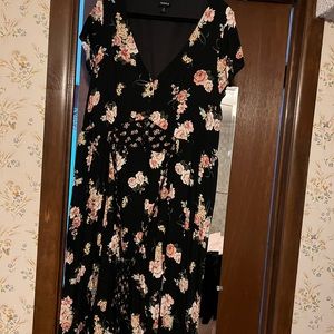 Mid length dress. Good condition. Size 3 torrid.